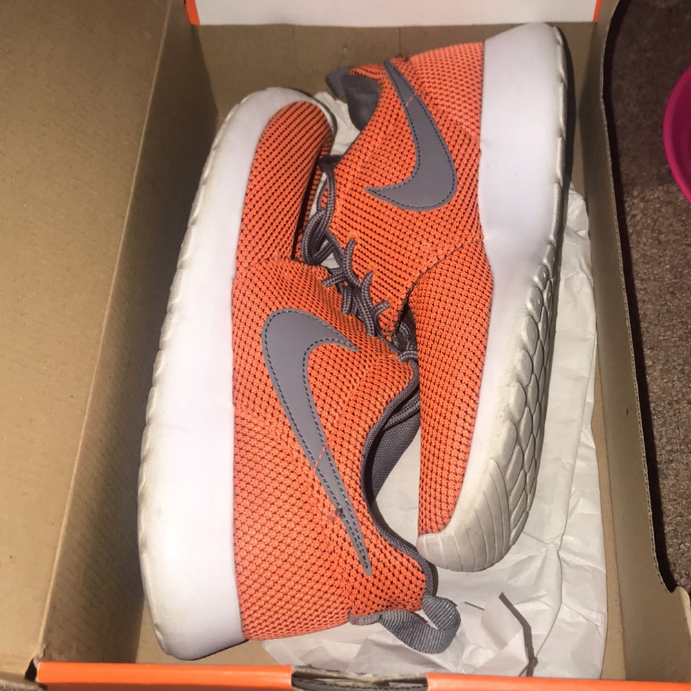 Orange Nike flex experience RN 4